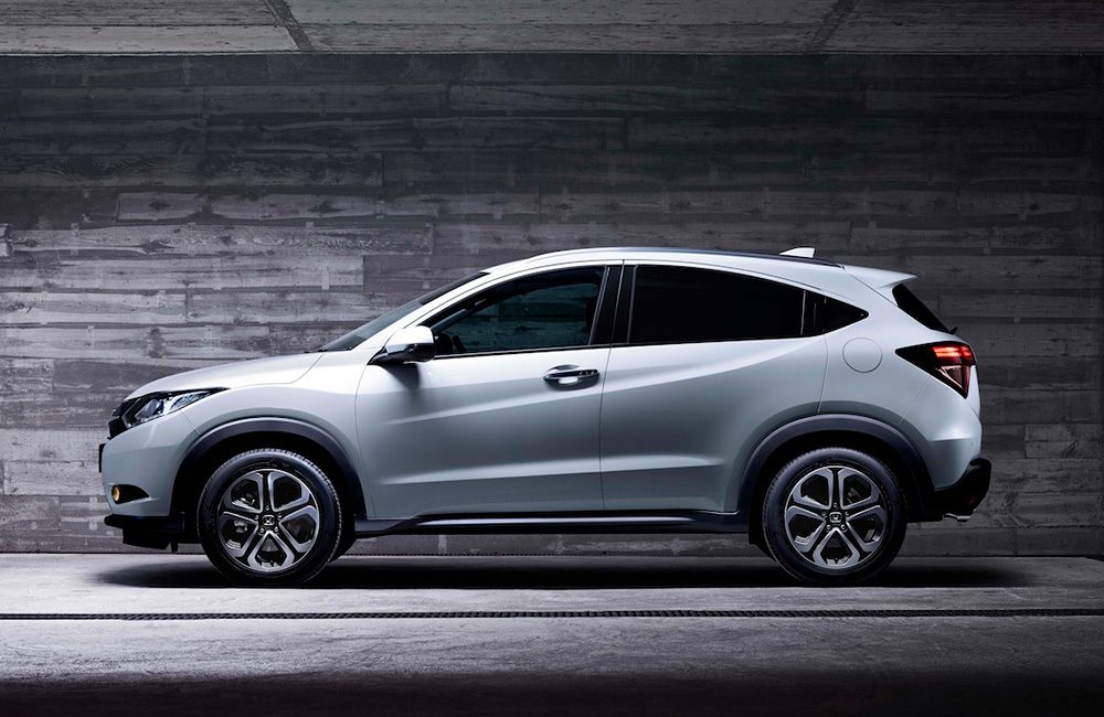 White Honda HR-V 2